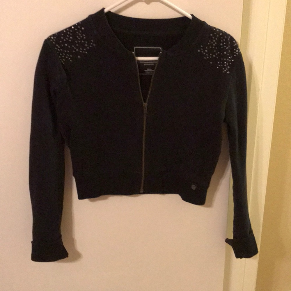 Light zip up crop with stone detail